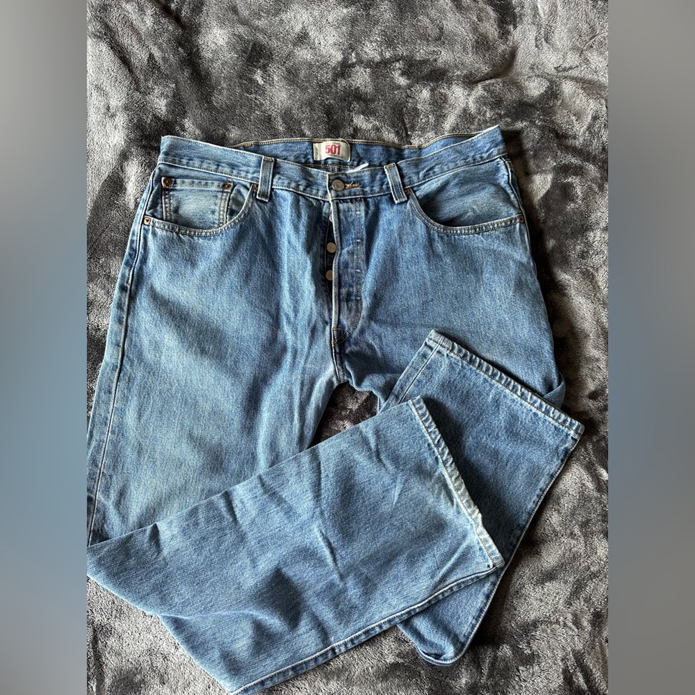 Men’s Levi’s 501 jeans